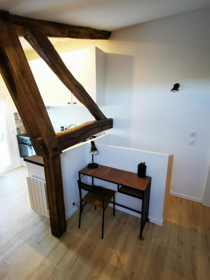 Appartement Neuf Climatise Sous Les Toits La Roche-Chalais Exterior foto
